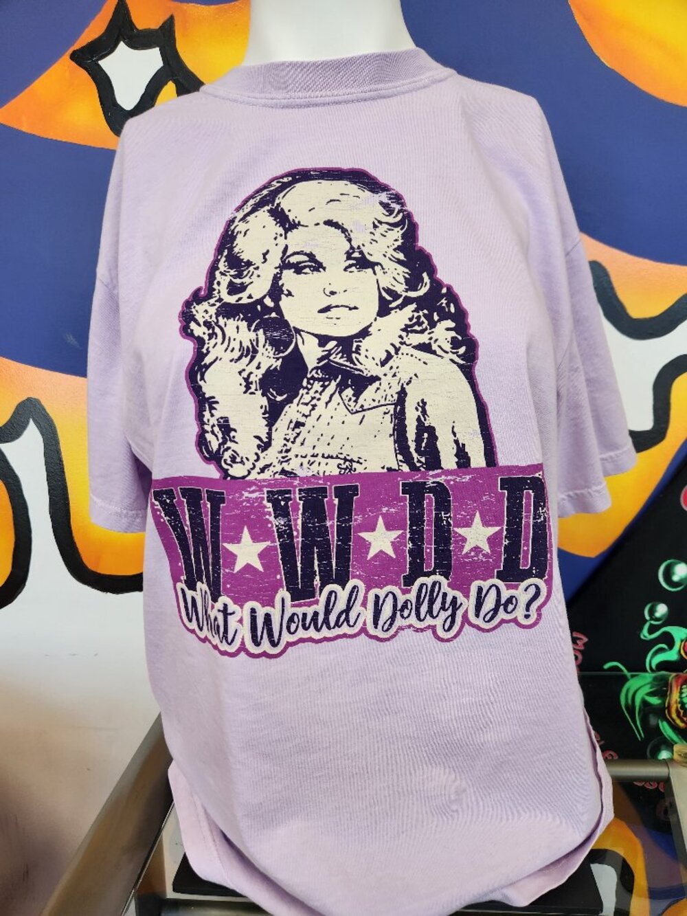 NWT What Would Dolly Do? - Short Sleeve Screenprinted Tee